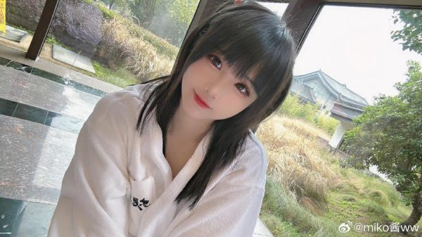 模特miko酱吖的微博：一份令人陶醉的cos作品。