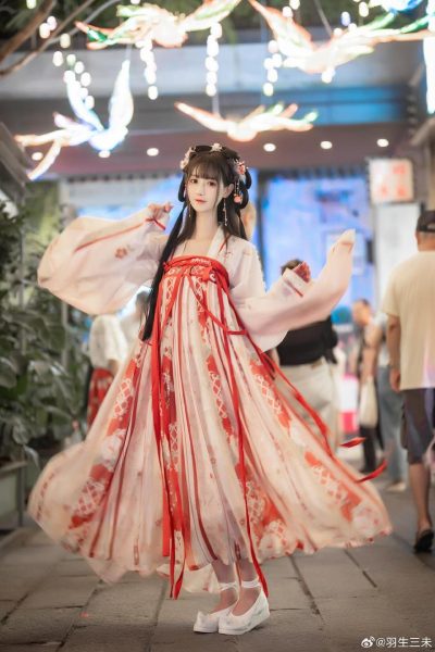 羽生三未花嫁定制图包：邂逅与梦想的婚礼